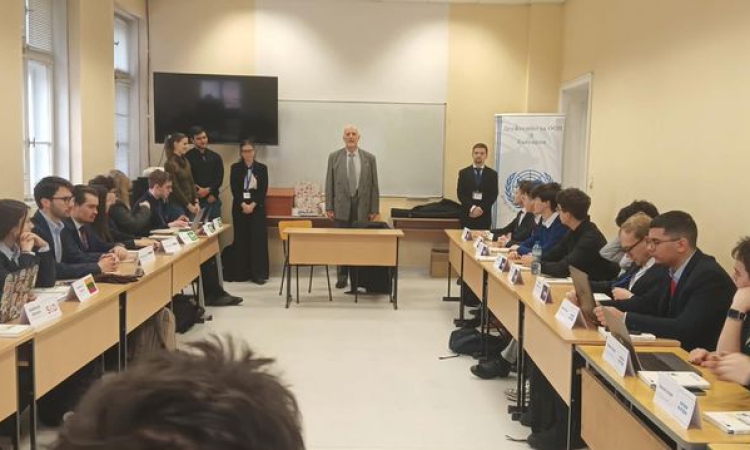 Дружество за ООН в България посреща ученици от Словения и Северна Македония за симулация на Европейския парламент